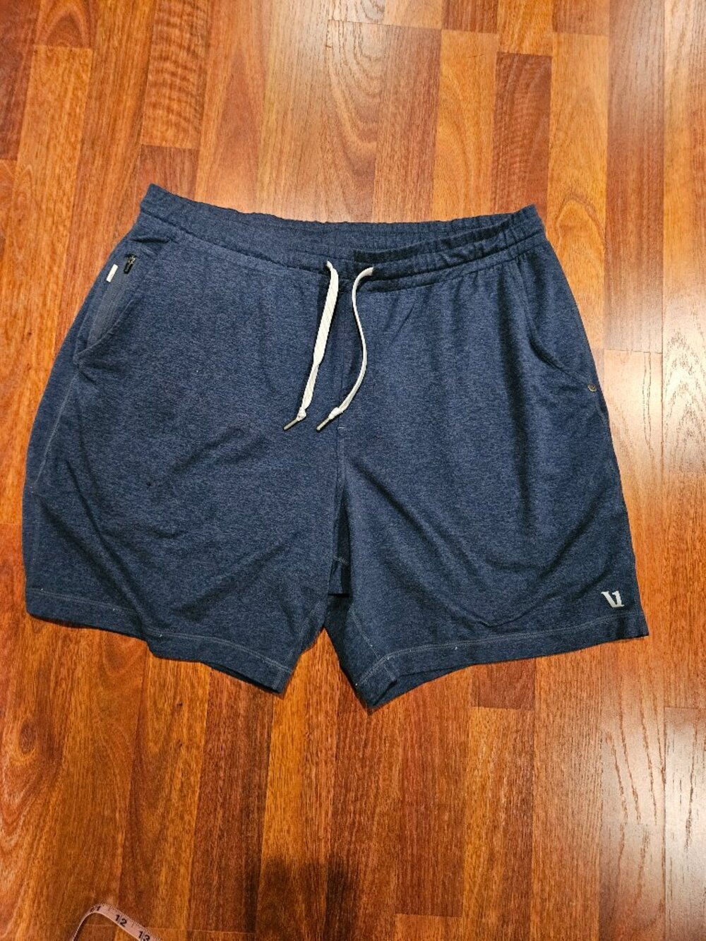 Vuori Kore Navy Blue Performance Athletic Workout Shorts - Men's XL
